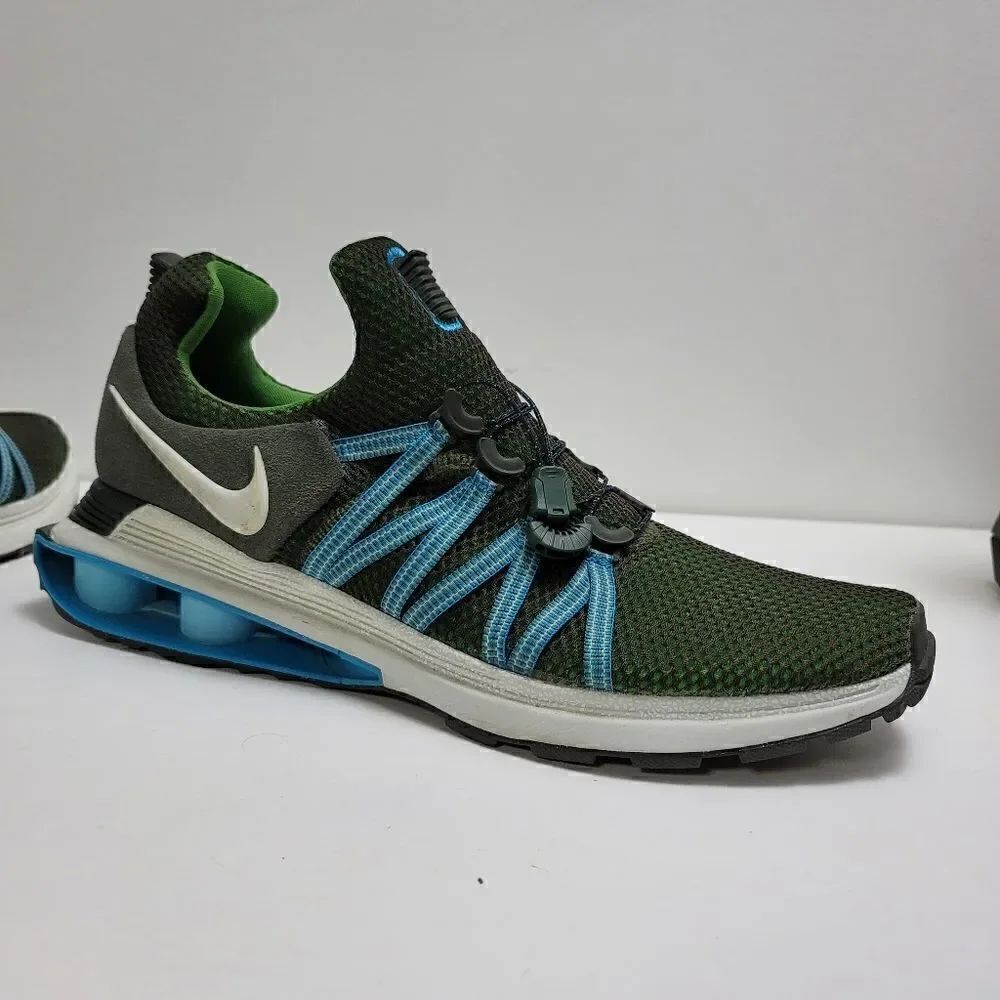 The Nike Shox Gravity 'Blue Fury' sneaker size 13 - Picture 9 of 16